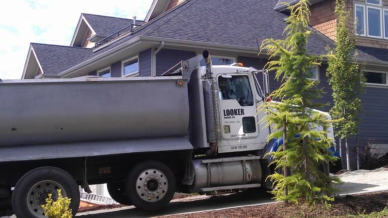 Efficient Vashon parking lot paving in WA near 98070