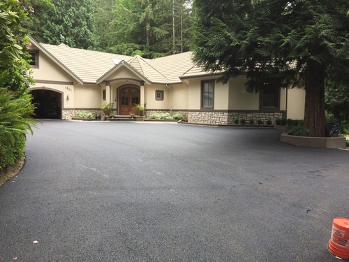 Top quality Burien residential asphalt paving in WA near 98146